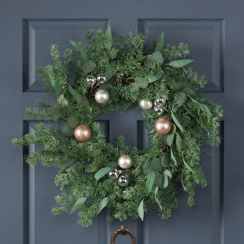 26" PineNeedle Wreath With Ball - Green