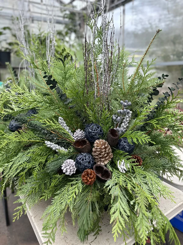 Deluxe Urn Arrangement ‘Blue Christmas’