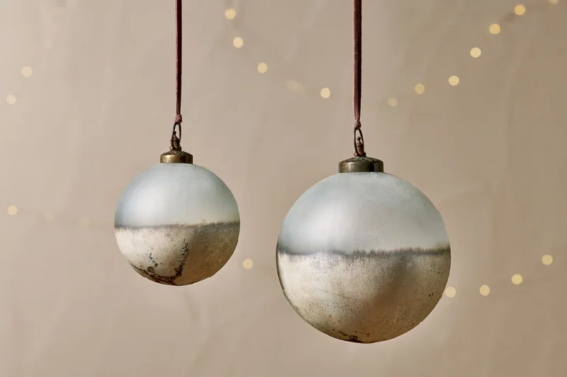 Ngolo Giant Bauble