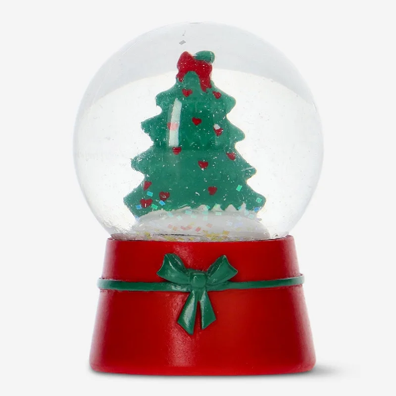 Snow globe with Christmas tree