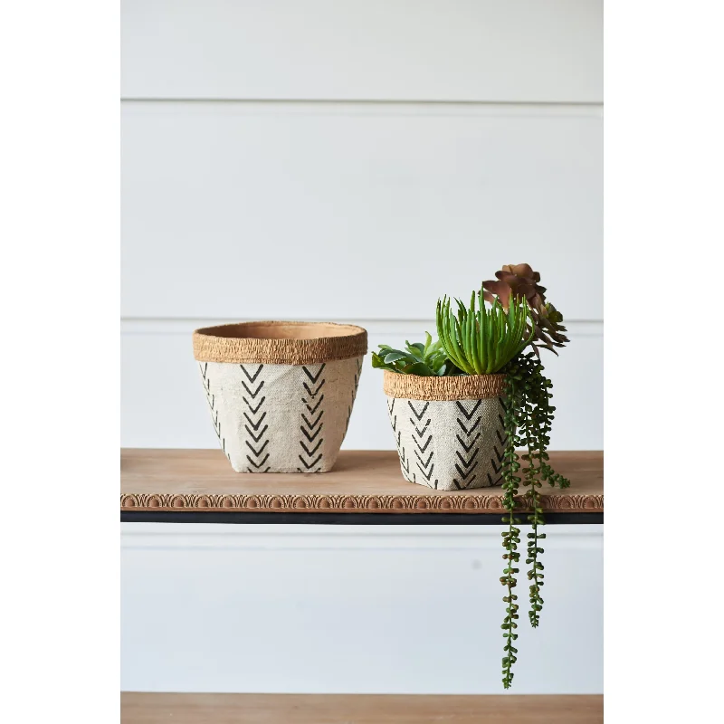 A&B Home White and Natural Round Planters (Set of 2)